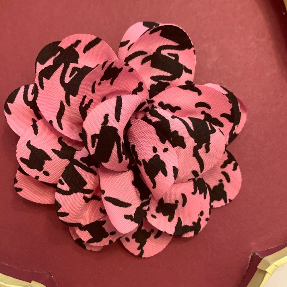 Flower Hair Clip-NWOT
